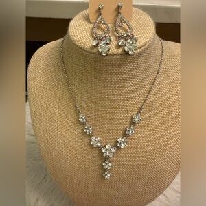 Crystal Floral Drop Necklace and Earrings Set - Silver